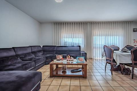 Moradia T5 com Piscina e 1.600 m² de Terreno em São Salvador do Campo – Santo Tirso